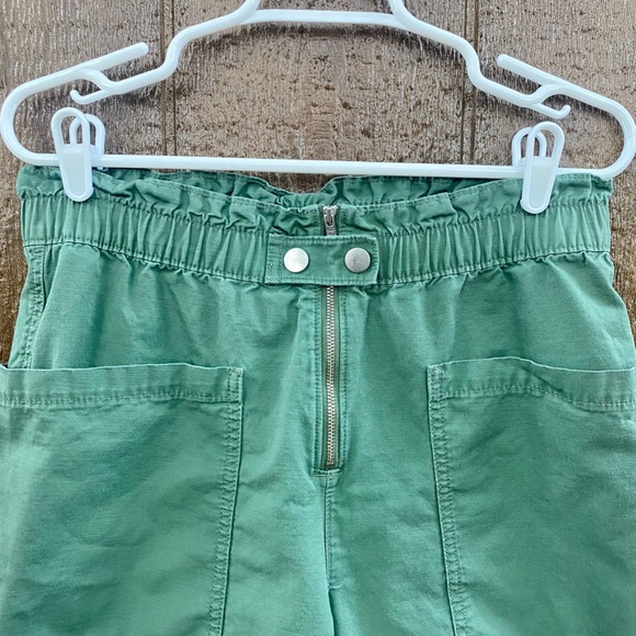 GAP Green High Waisted Utility Cargo Joggers Pants Size 10 Petite - Picture 3 of 8